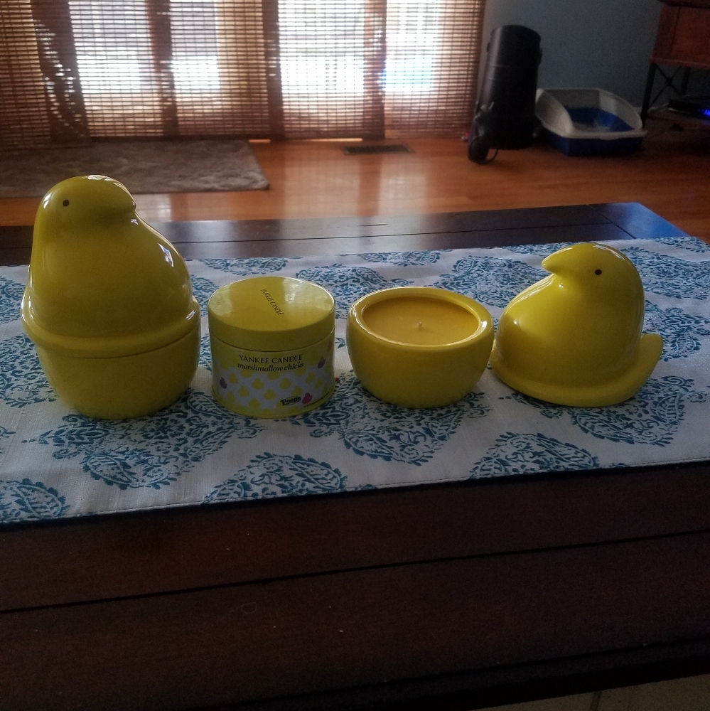 Yankee candle set of ceramic peep candles